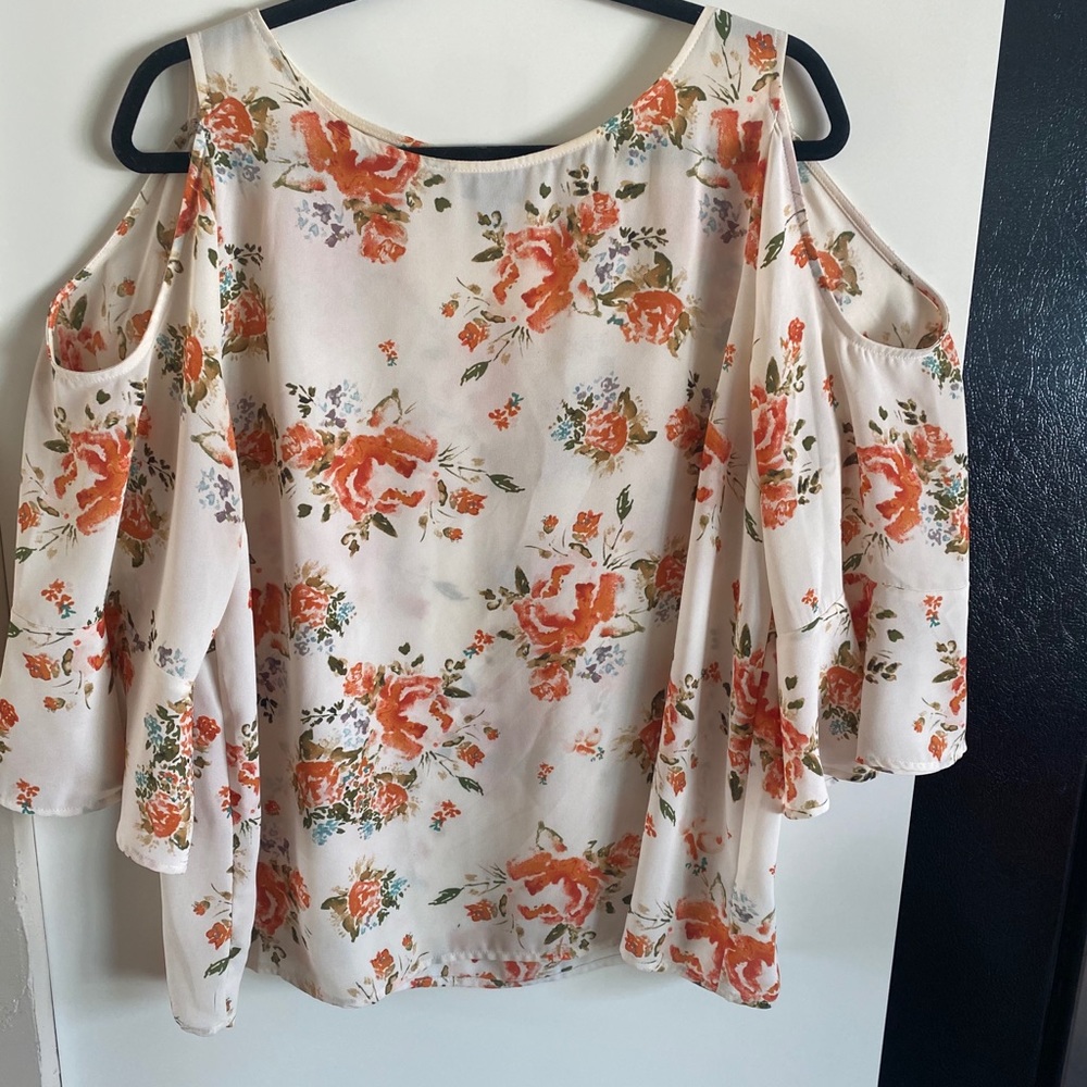 Mossimo XL open shoulder shirt